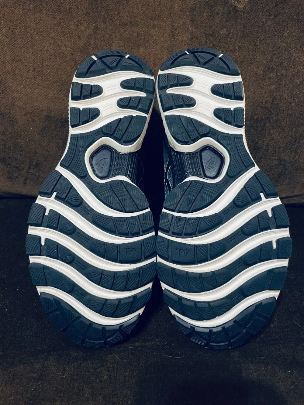 ASICS GEL-Nimbus 22 Running Shoe Women's Size 11 - Gray Floss Peacoat